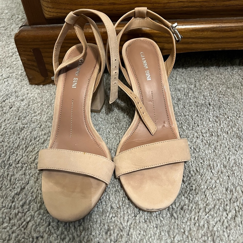 Gianni Bini Nude Heels